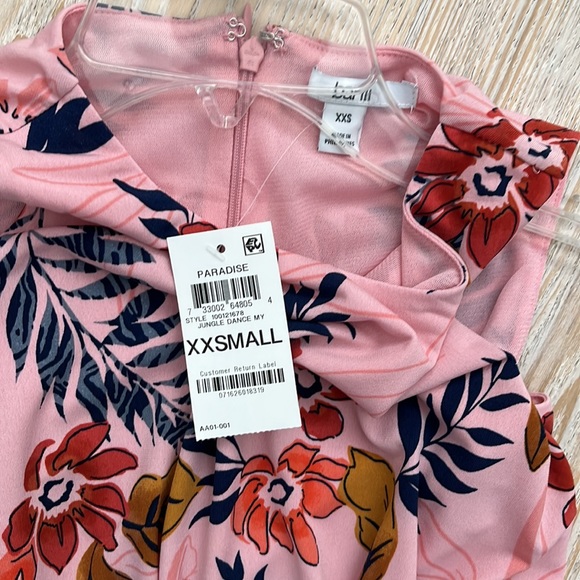 Womens dress size XXS with side midrif cutouts at waist NWT - Picture 2 of 3